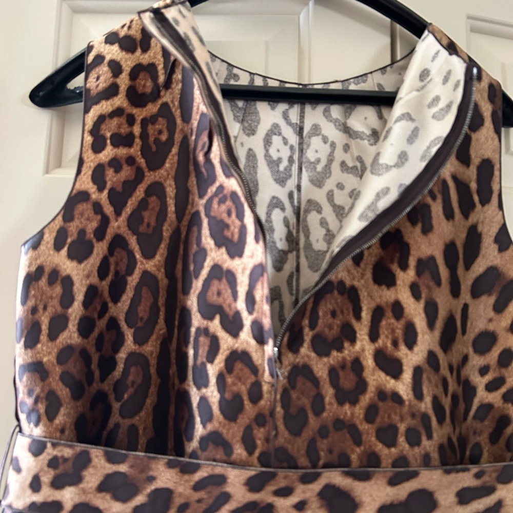 Dolce & Gabbana Leopard Print Mini Dress /tunic matching black pants
new $1795 - Picture 7 of 11